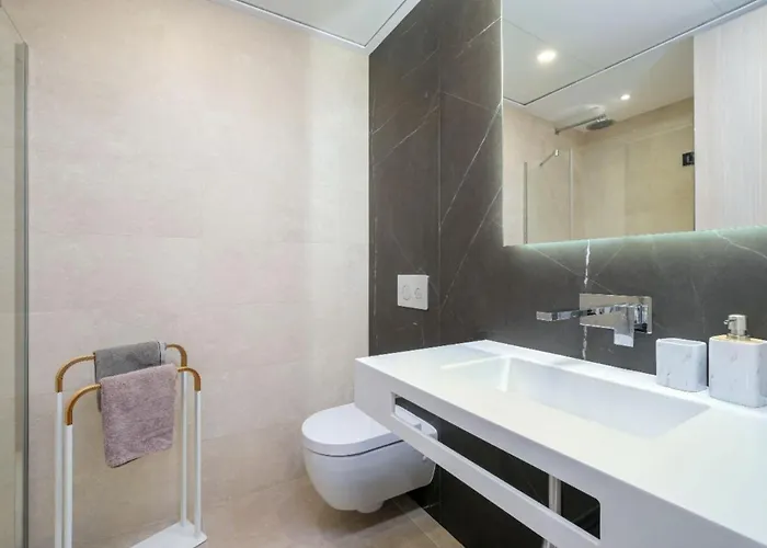 Luxury Frontline In Aria With And Fitness *