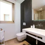 Luxury Frontline In Aria With And Fitness *