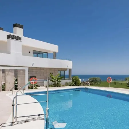 Luxury Frontline In Aria With And Fitness