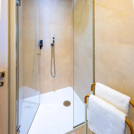 Luxury Frontline In Aria With And Fitness פואנגירולה